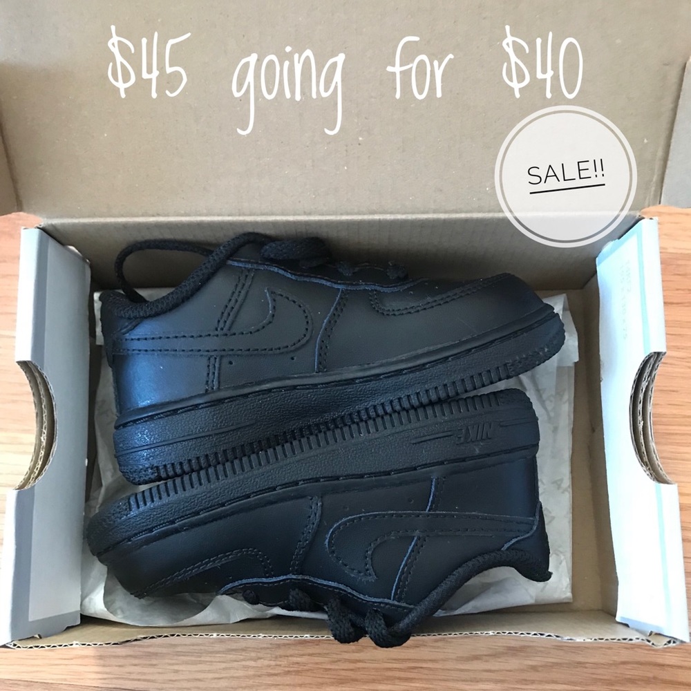 Nike Force 1 Toddlers Size: 7c $33!